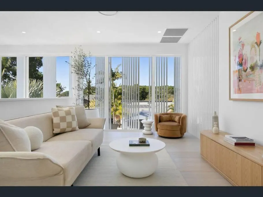 Luxury Mermaid Waters Holiday Home Gold Coast