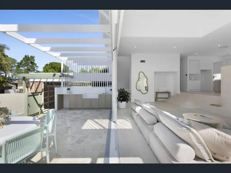 Luxury Mermaid Waters Holiday Home Gold Coast