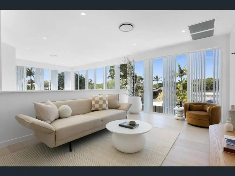 Luxury Mermaid Waters Holiday Home Gold Coast